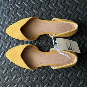 Women’s Size 7 Old Navy Pointy-Toe D'Orsay Flats in Yellow